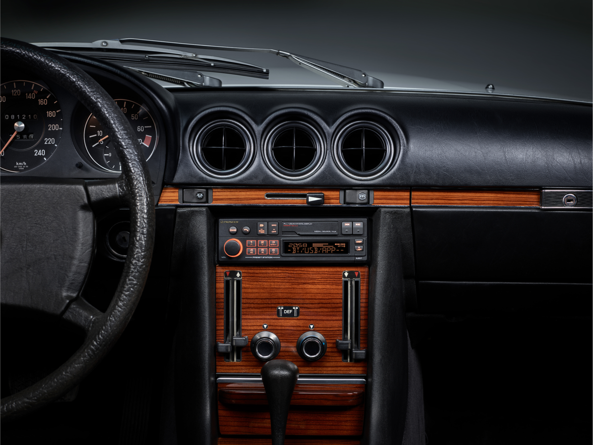 Pioneer SXT-C10PS Retro Single-DIN DAB+ Bluetooth Car Stereo