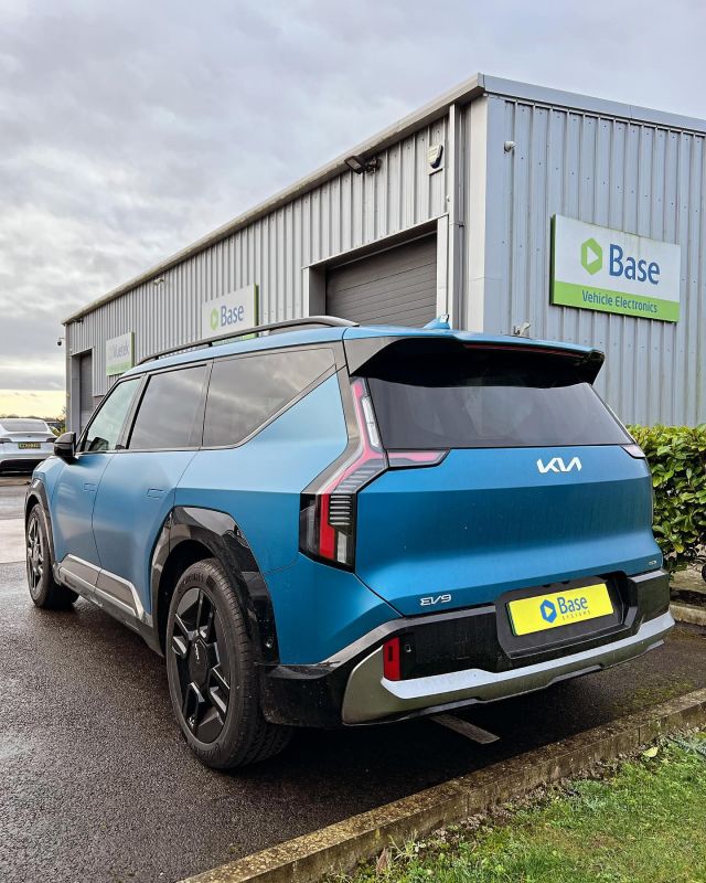 What a beast!  Here we have the new Kia EV9 now extra secure with the ScorpionTrack Cat S5 tracker installed by the best engineer in the business!  #ServiceBeyondTheCall #AudioUpgrade #CarAudio #SatNav #DoubleDin #Professional #ProfessionalInstallation #VehicleElectronics #InCarEntertainment #ICE #CarStereo #CarAudioDealer #CarAudioInstallation #CarTechnology #CarPlay #AndroidAuto #Tracker #CatS5 #InsuranceApproved #KiaEV9 @kiauk @scorpionautomotive @scorpiontrackgt